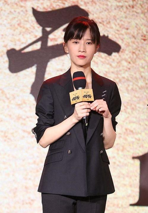 小明星网红代言的服装,潮流服饰引领时尚新潮流