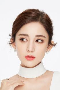 明星网红古力娜扎,从明星网红到时尚偶像的华丽蜕变